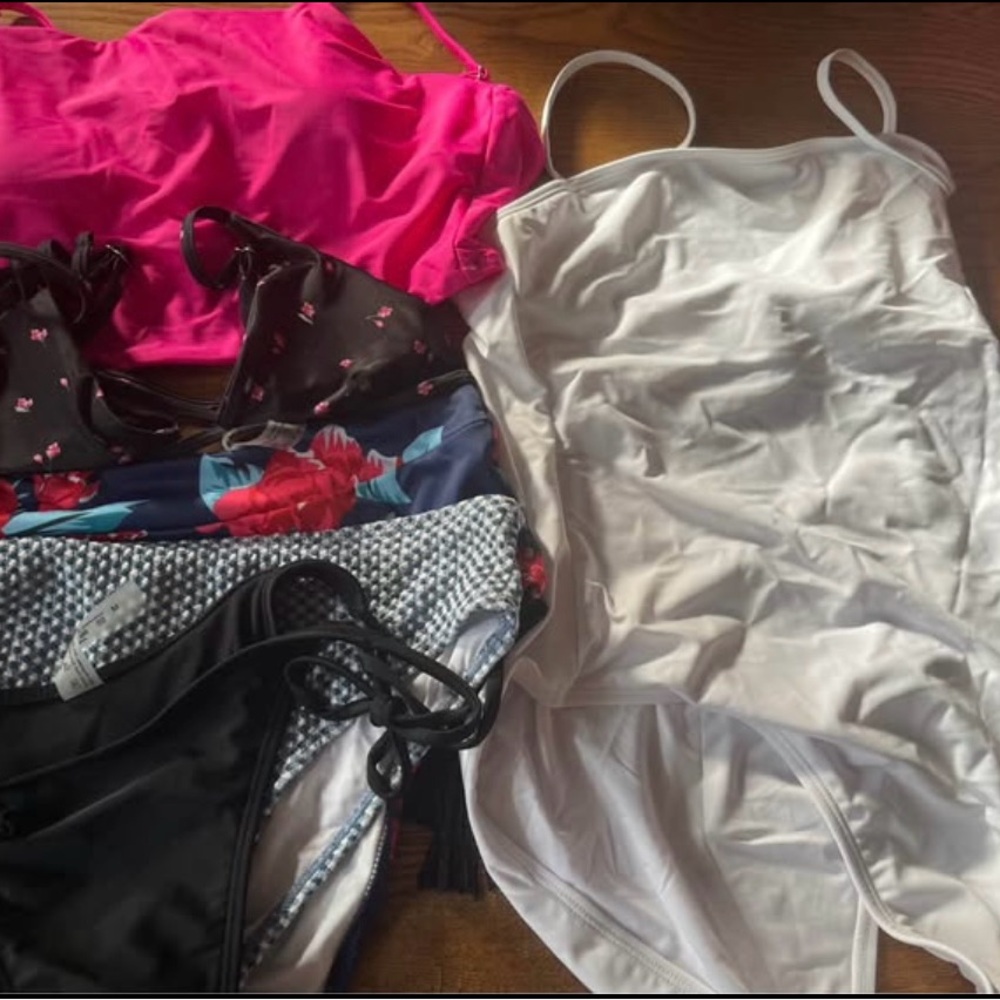 Medium Swimwear Bathing Suit Bundle Bikini Top Bottom One Piece